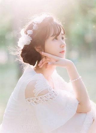 站在柳树下美女的诗词 站在柳树下美女的诗词
